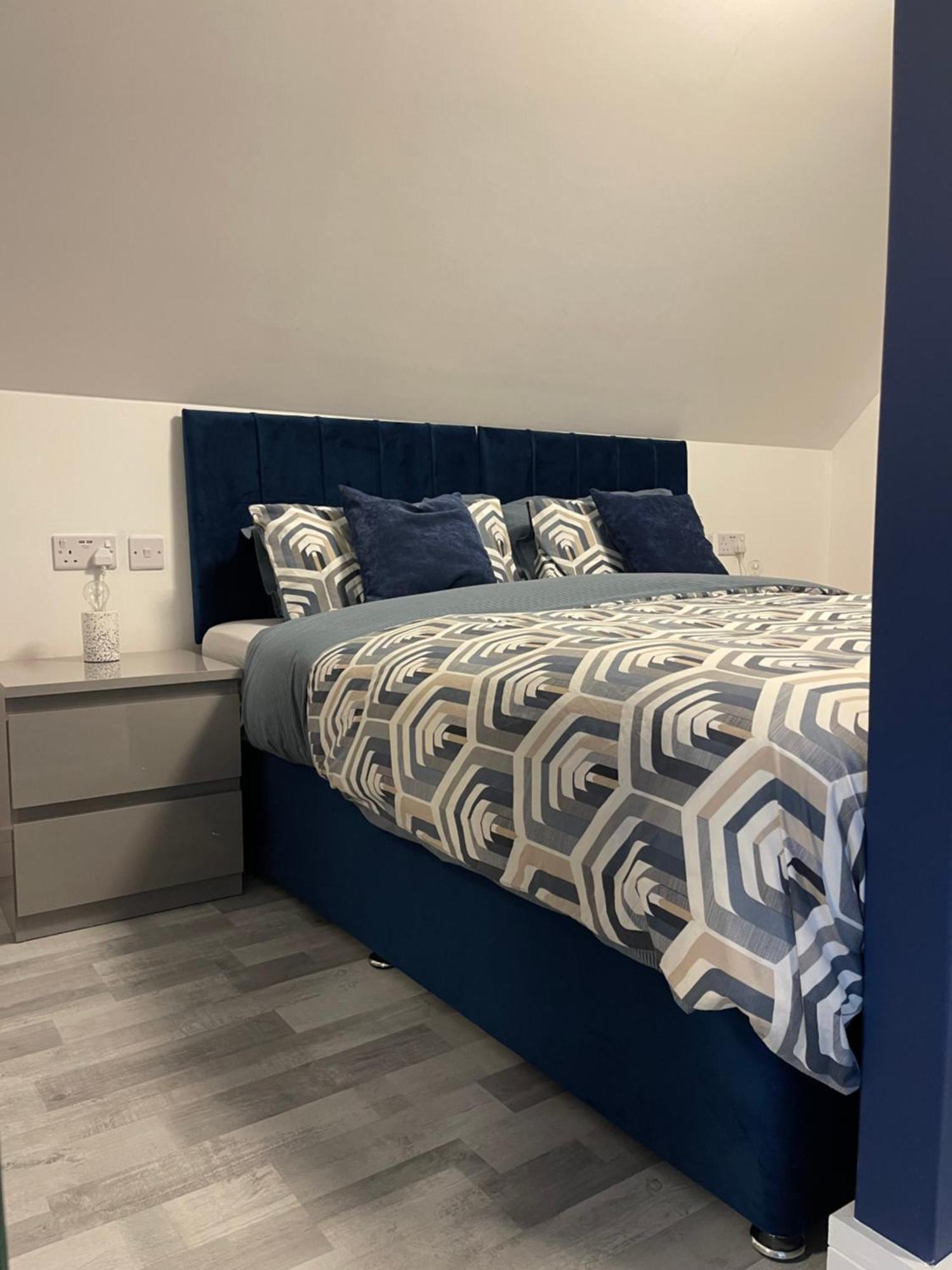 Lochside Loft - Self Catering Apartment For 2 In A Great Location For Inverness Airport And Both Cabot Highlands & Nairn Golf Courses Bagian luar foto