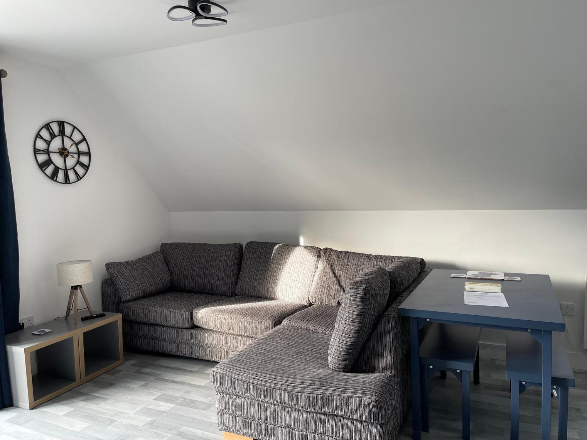 Lochside Loft - Self Catering Apartment For 2 In A Great Location For Inverness Airport And Both Cabot Highlands & Nairn Golf Courses Bagian luar foto