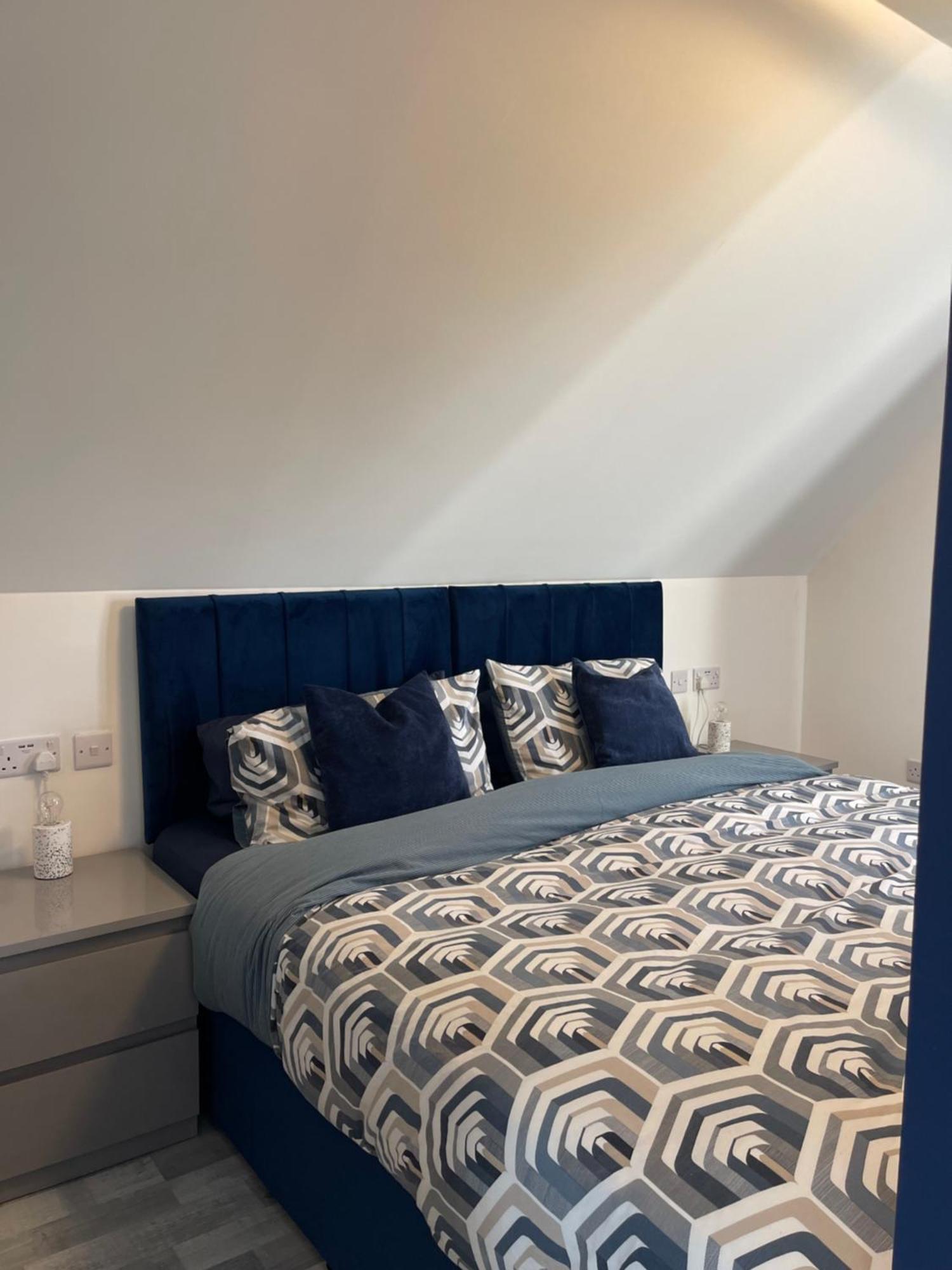 Lochside Loft - Self Catering Apartment For 2 In A Great Location For Inverness Airport And Both Cabot Highlands & Nairn Golf Courses Bagian luar foto